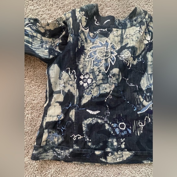 Chico's - Denim Blue Jacket with sequins designs in excellent condition size 2 - Picture 16 of 16